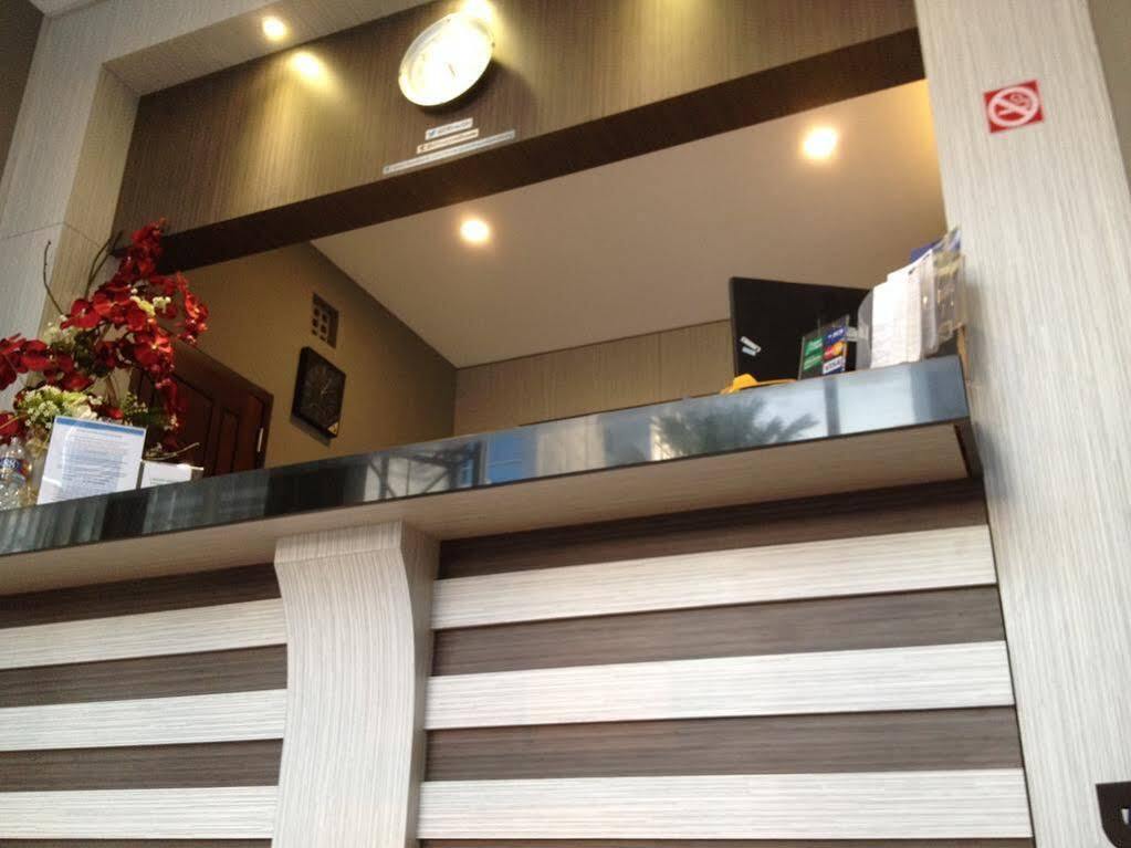 Hotel O Cihampelas Near Ciwalk Formerly D'River Guest House Bandung Exterior foto